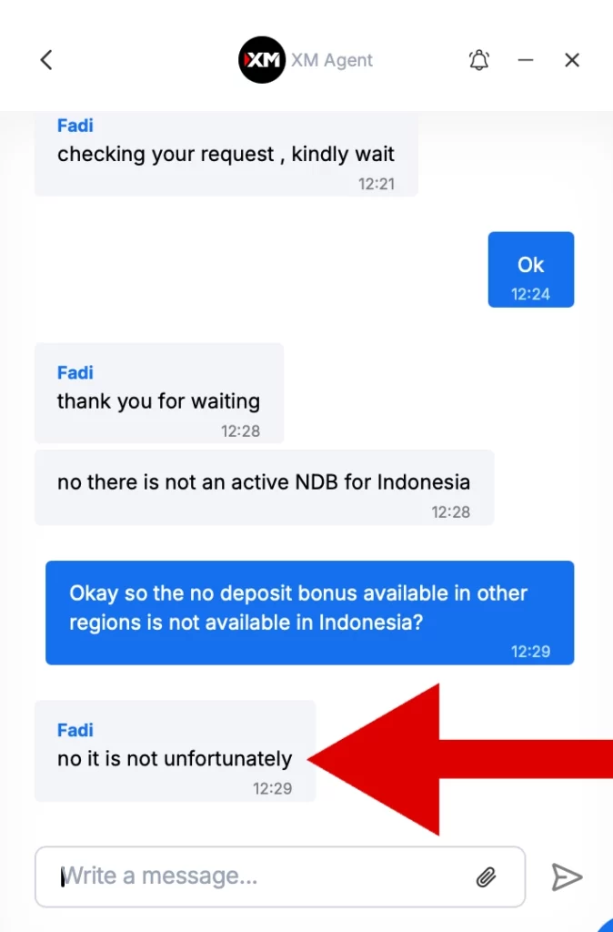 XM live chat support confirming they don't have a no deposit bonus available in Indonesia